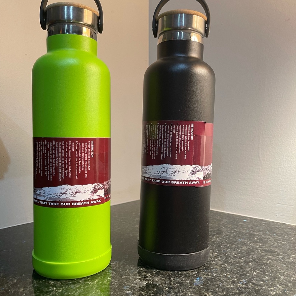Lot of Insulated Water Bottles, snack cups, and drink bottles - Picture 2 of 9